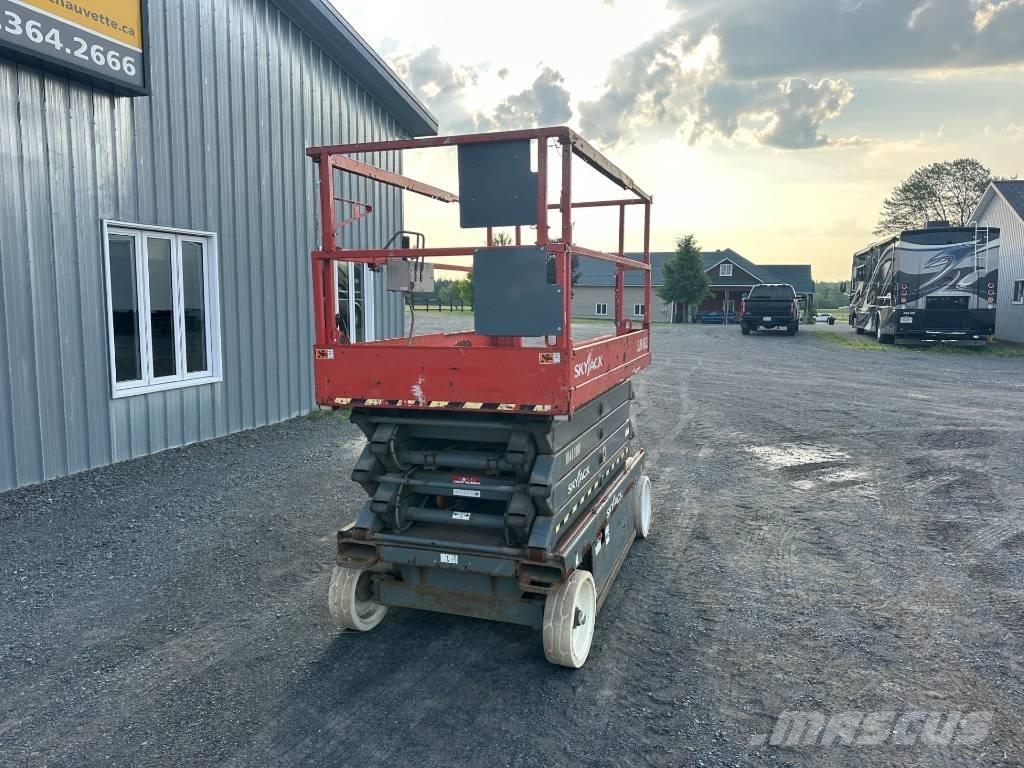 SkyJack SJ 4632 Saksilavat