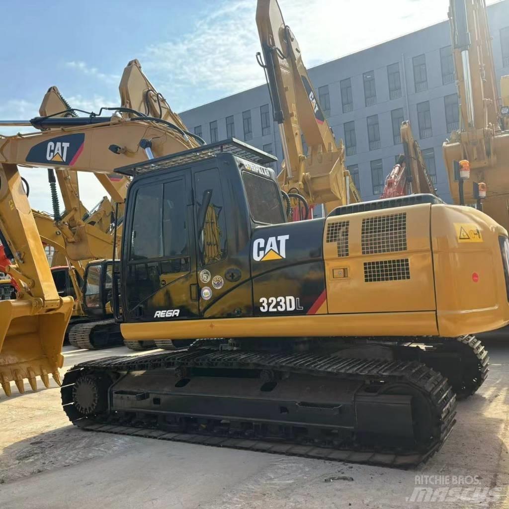 CAT 323 D L Telakaivukoneet