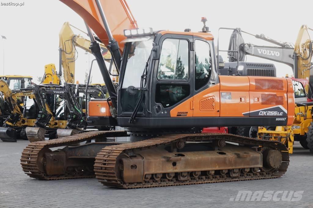 Doosan DX 255 LC-7 Telakaivukoneet