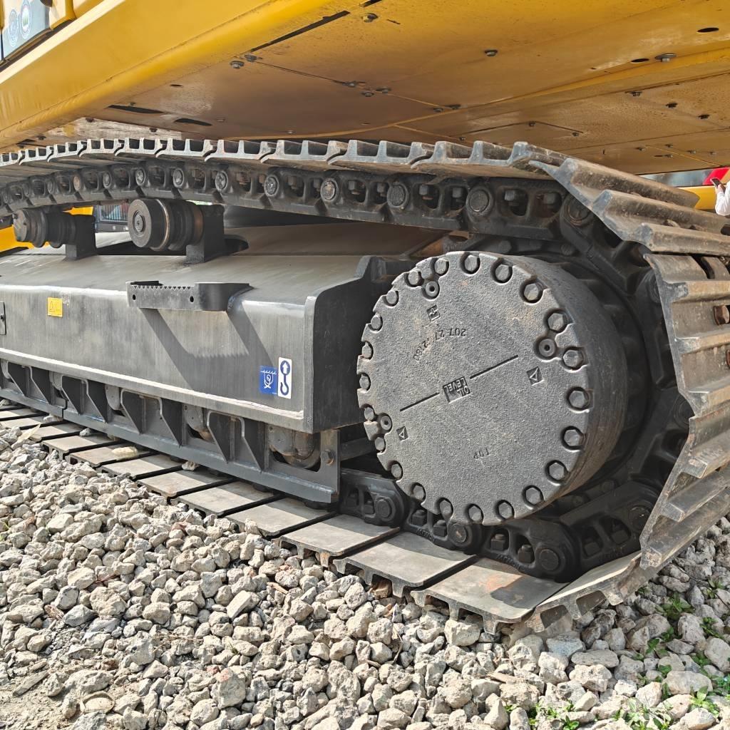 Komatsu 350LC-8 Telakaivukoneet