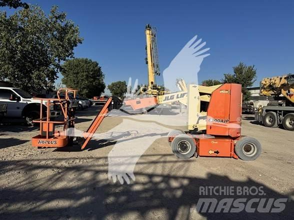 JLG E300AJP Kuukulkijat