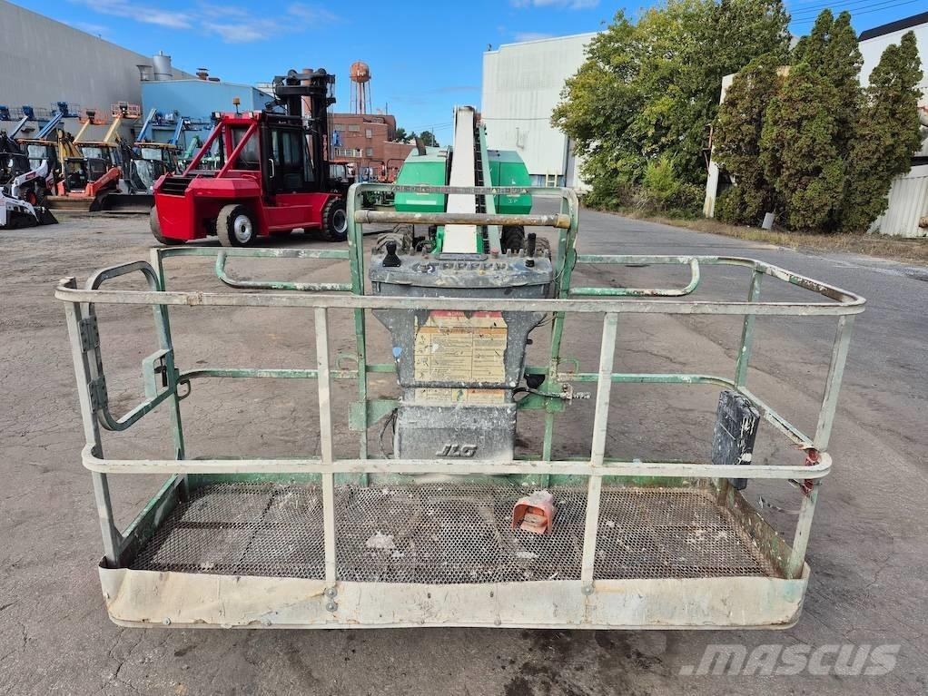 JLG 800 S Teleskooppipuominostimet