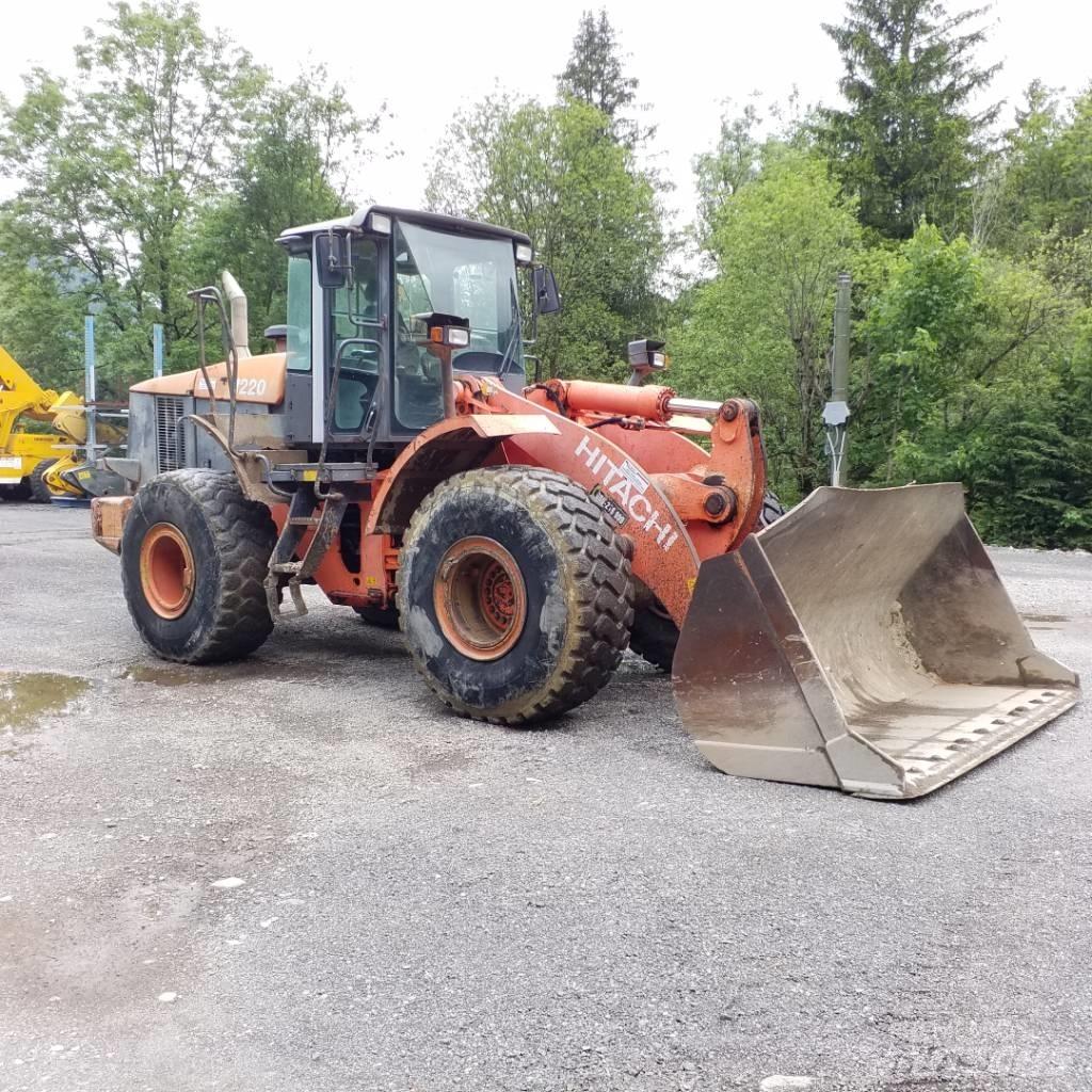 Hitachi ZW 220 Pyöräkuormaajat