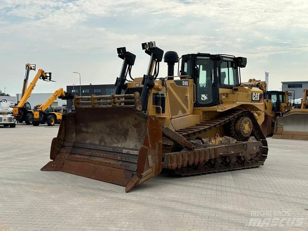 CAT D8R Telaketjupuskutraktorit