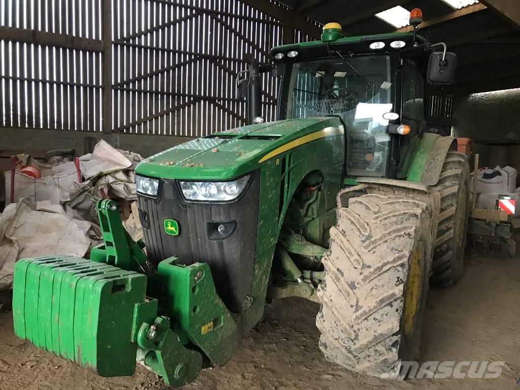 John Deere 8260 R Traktorit