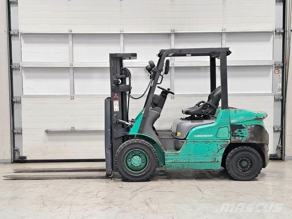 Mitsubishi FD30NT Dieseltrukit