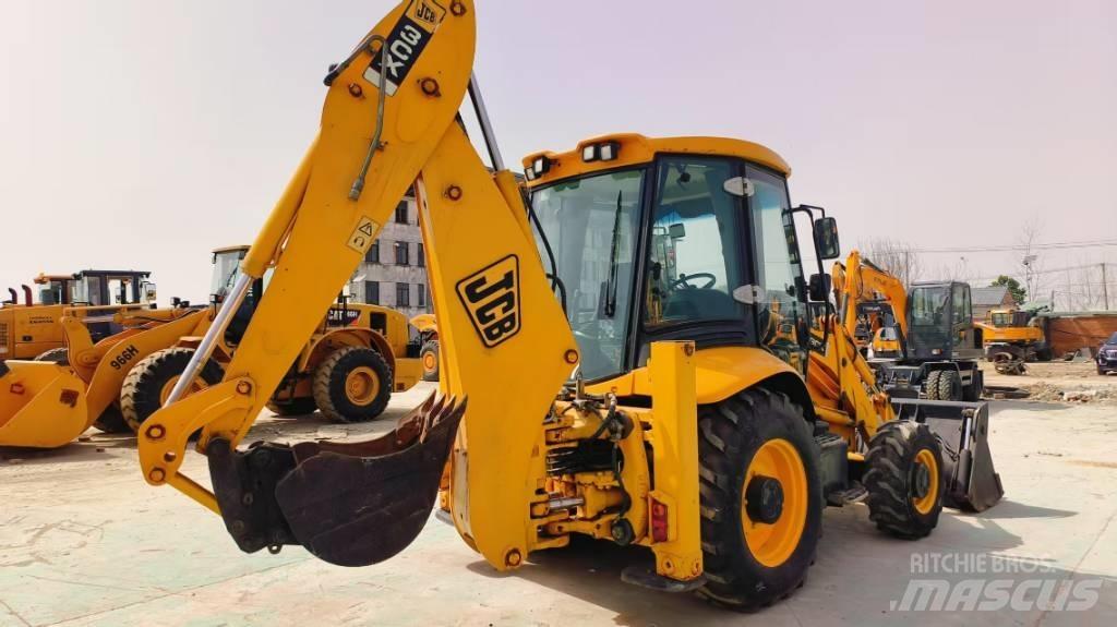 JCB 3 CX Kaivurikuormaajat