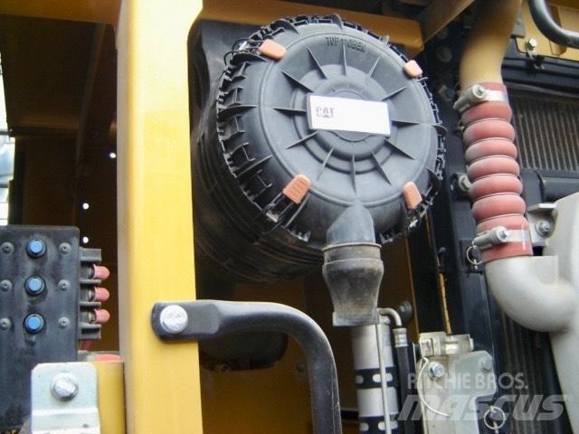 CAT 320 E Telakaivukoneet