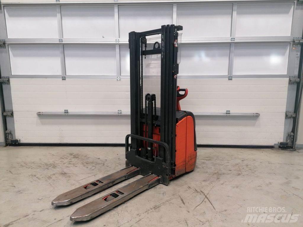 Linde L14 Käyden ajettavat pinoamistrukit