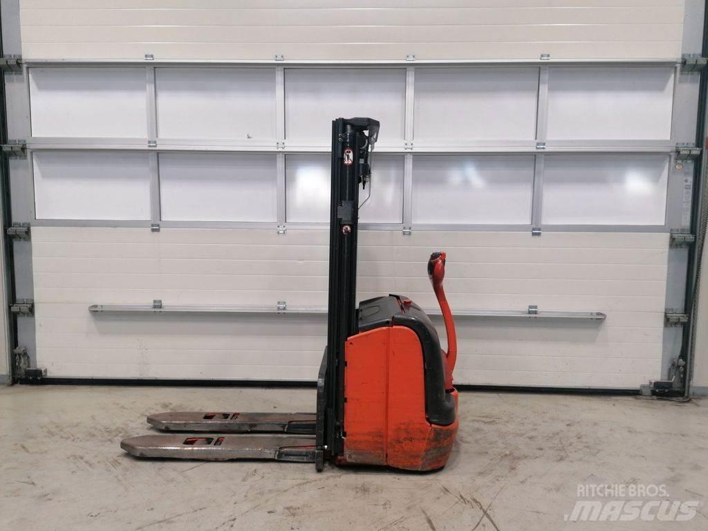 Linde L14 Käyden ajettavat pinoamistrukit
