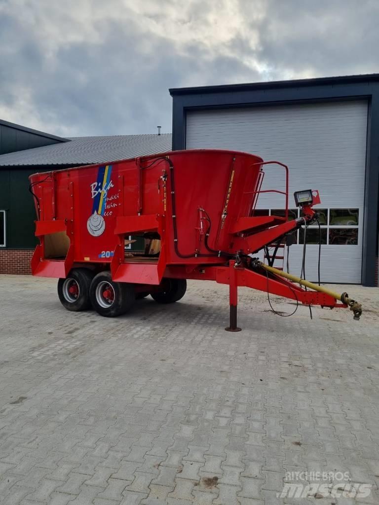Peecon vme 200 twin Karjan ruokintalaitteet