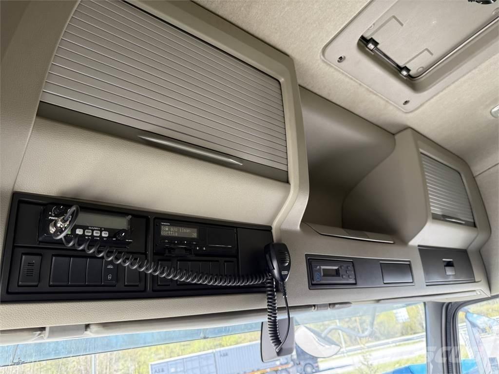 Volvo FMX 6x4 Vetopöytäautot