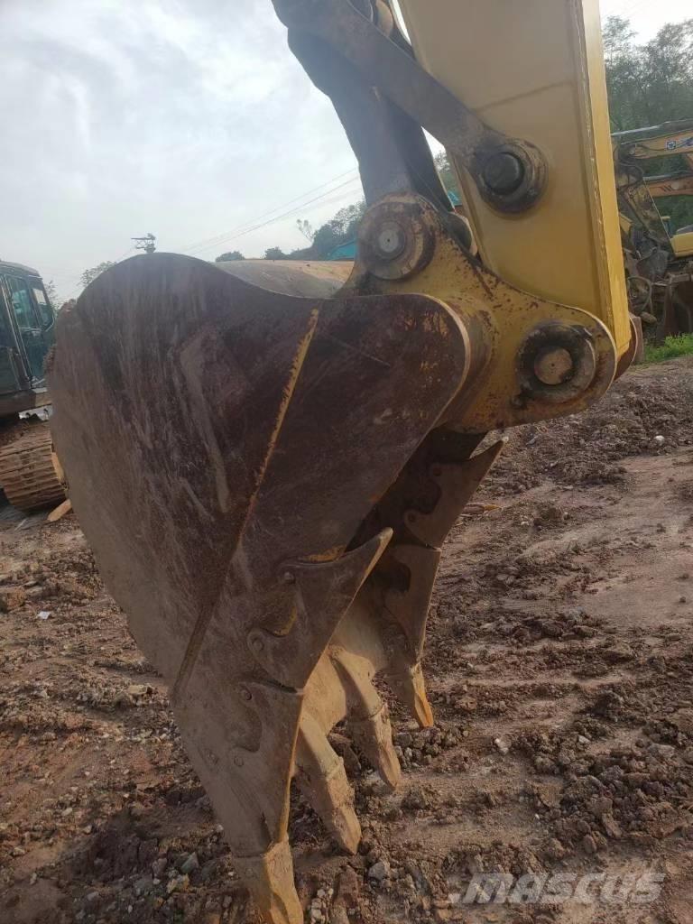 CAT 320 D Telakaivukoneet