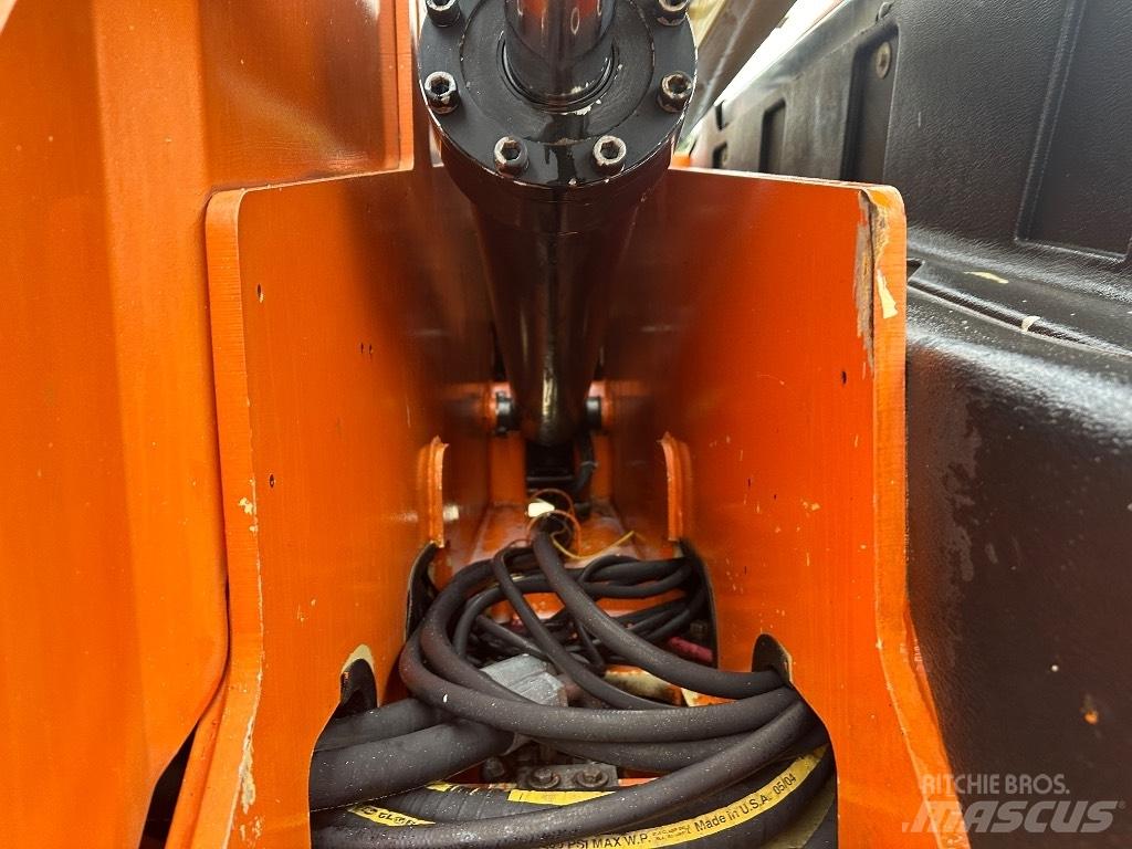 JLG 660 SJ Teleskooppipuominostimet