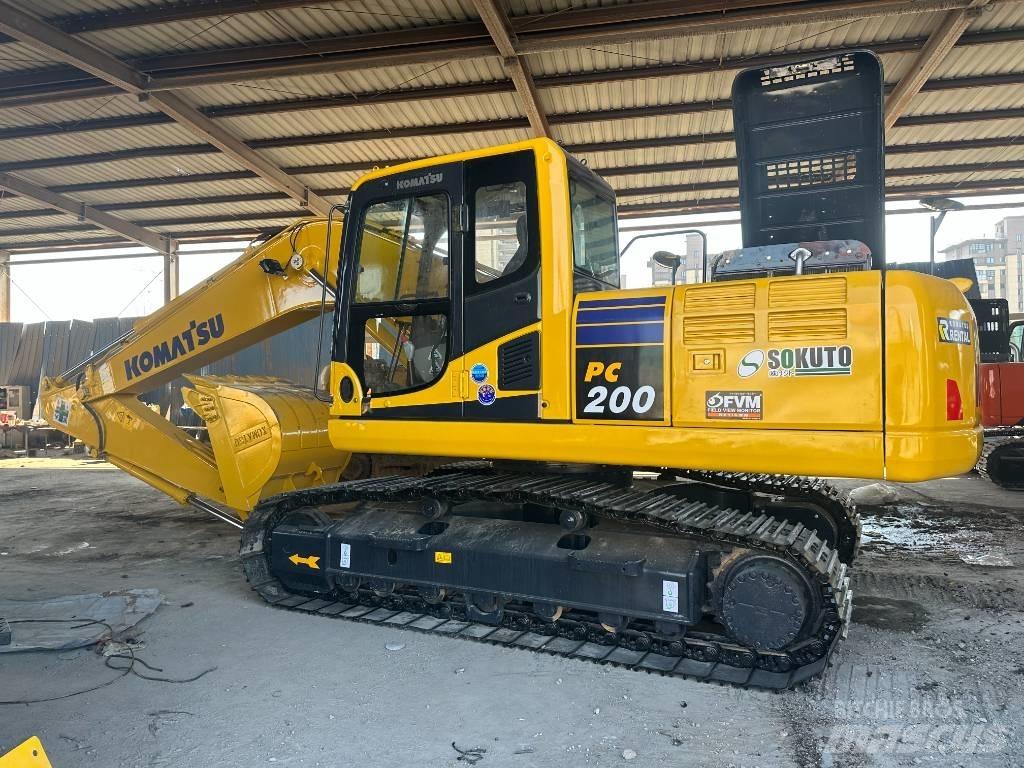 Komatsu PC 200-8 Midikaivukoneet 7t - 12t