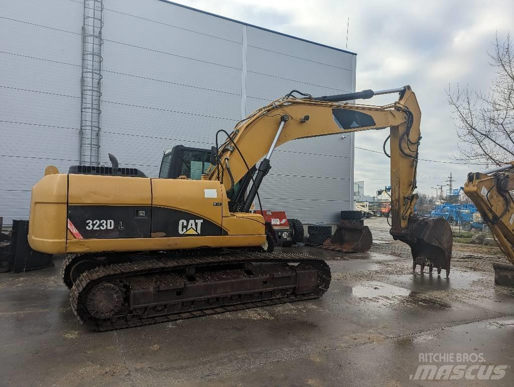 CAT 323 D Telakaivukoneet