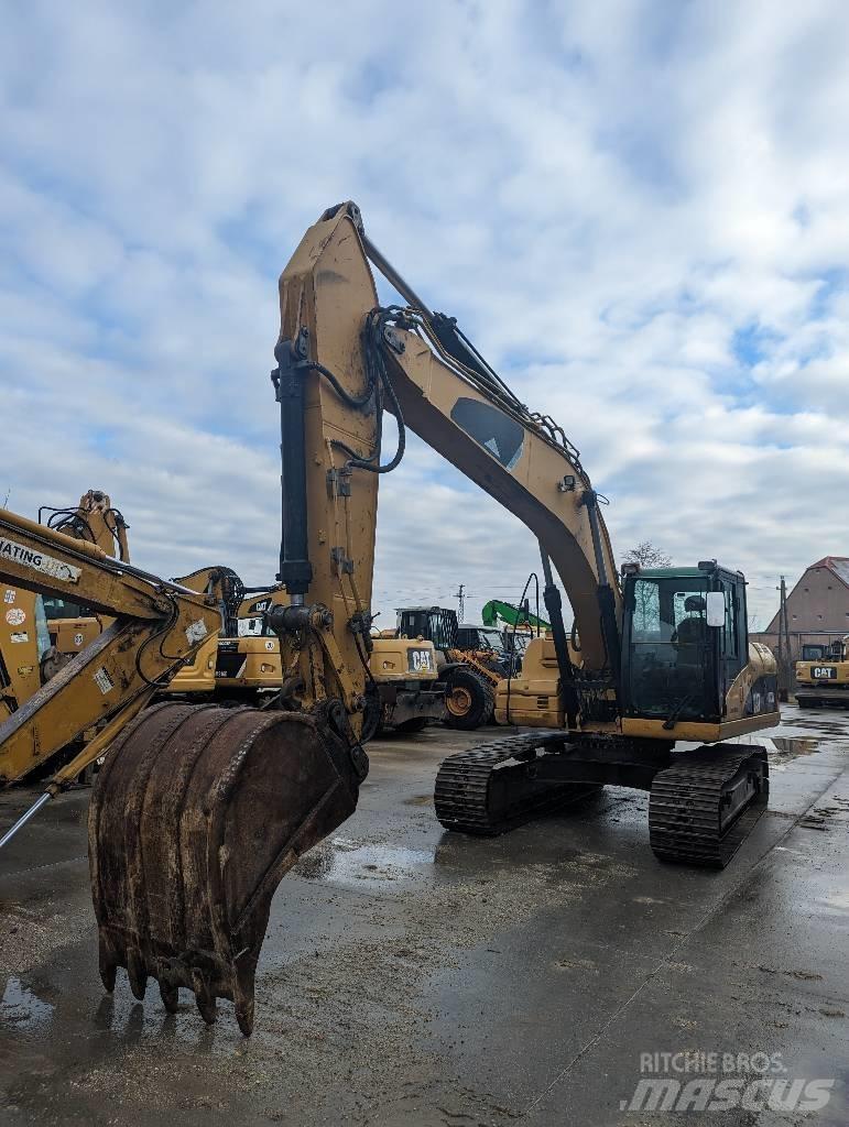 CAT 323 D Telakaivukoneet