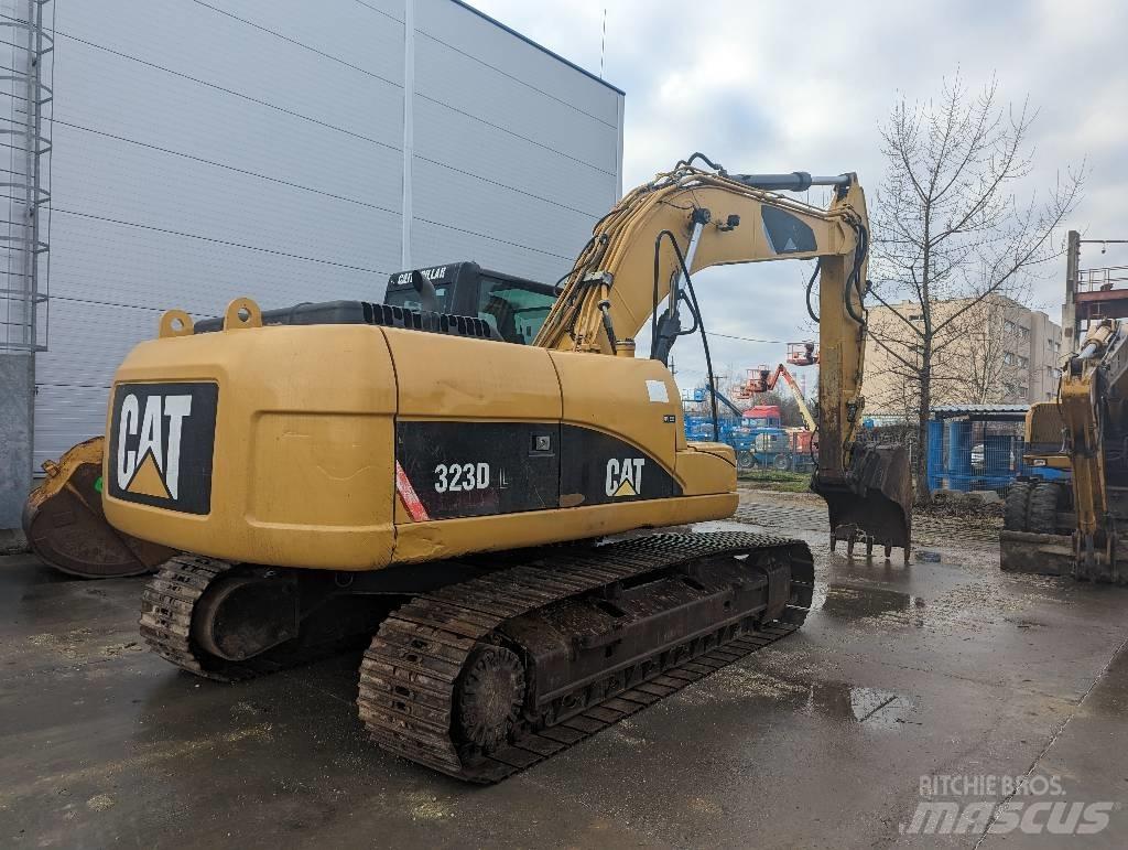 CAT 323 D Telakaivukoneet