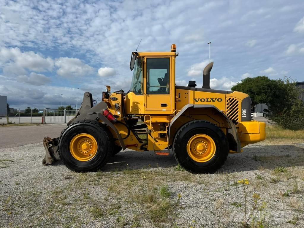 Volvo L 90 E Pyöräkuormaajat