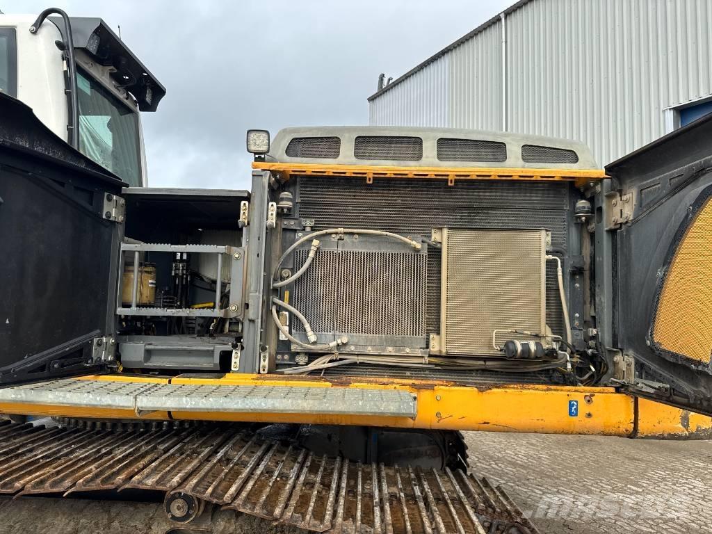 Liebherr R 946 Telakaivukoneet