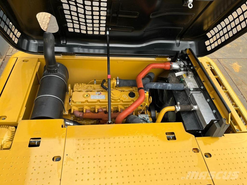 CAT 323D3 Telakaivukoneet