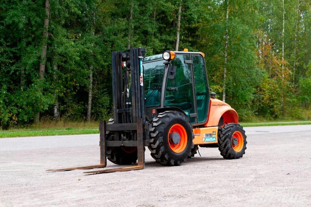 Ausa C 250 H Maastotrukit