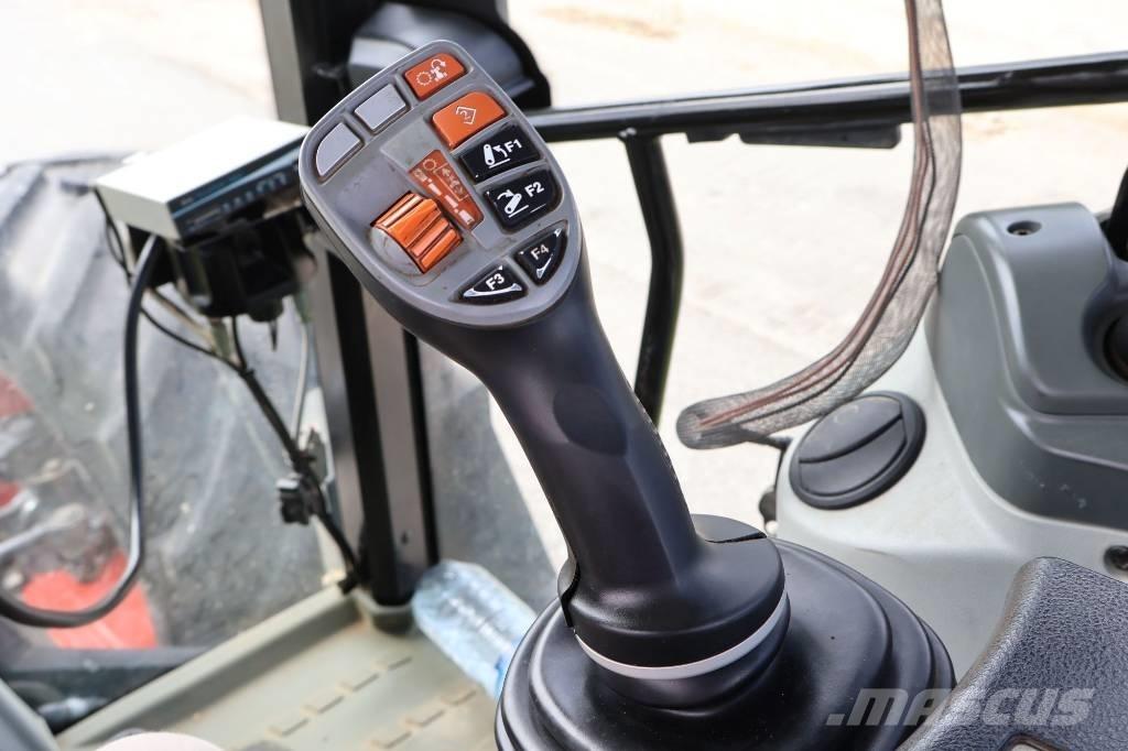 CLAAS Arion 460 Traktorit