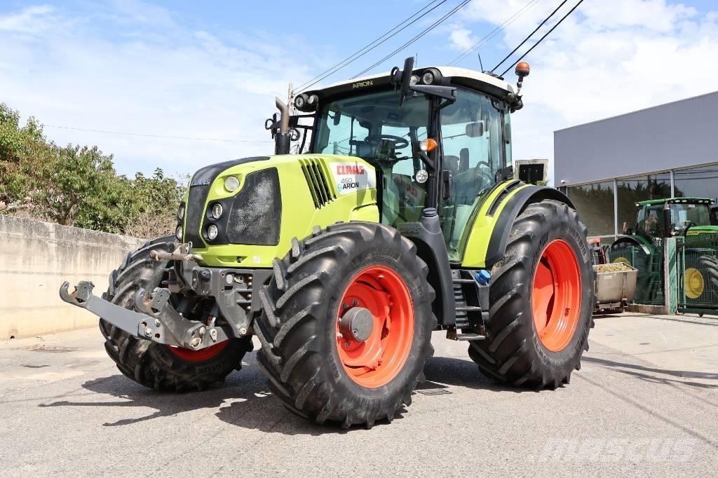 CLAAS Arion 460 Traktorit