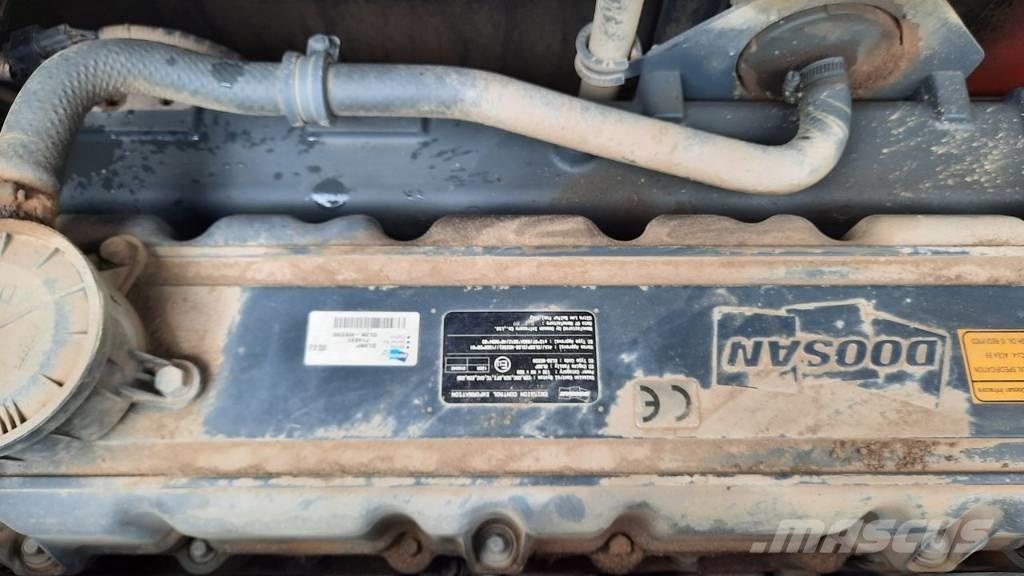 Doosan DX 300 LC-5 Telakaivukoneet