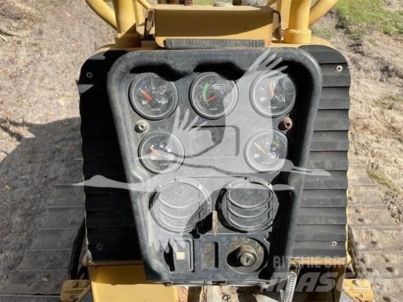 CAT D3G XL Telaketjupuskutraktorit