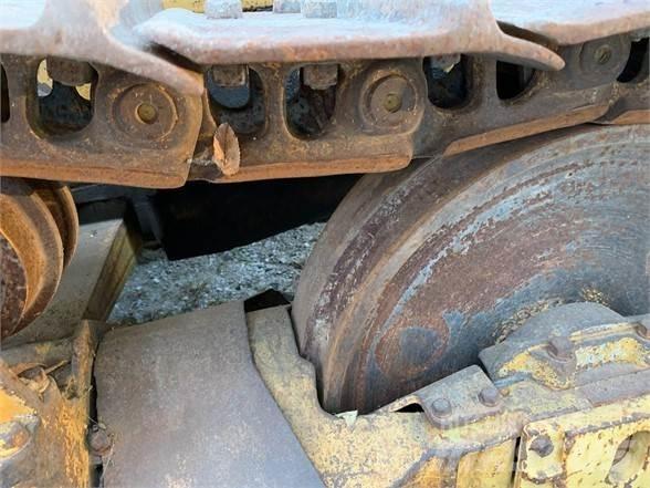 CAT D6C Telaketjupuskutraktorit