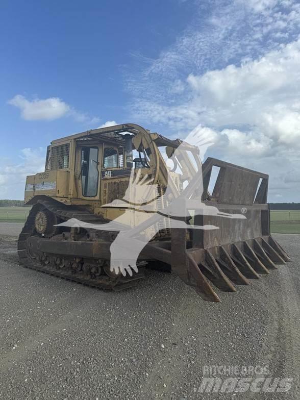 CAT D8R Telaketjupuskutraktorit