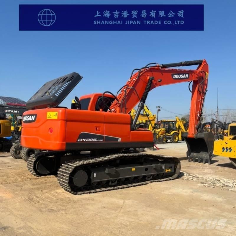 Doosan DX 225 Telakaivukoneet
