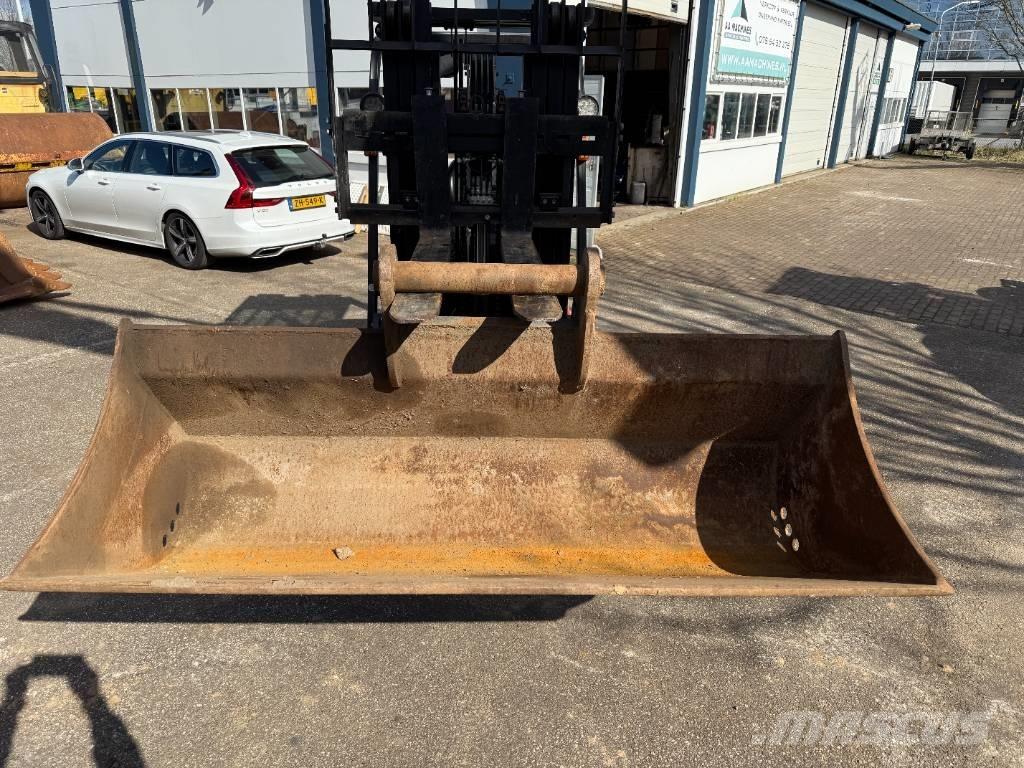 Komatsu HB 215 LC-2 Telakaivukoneet