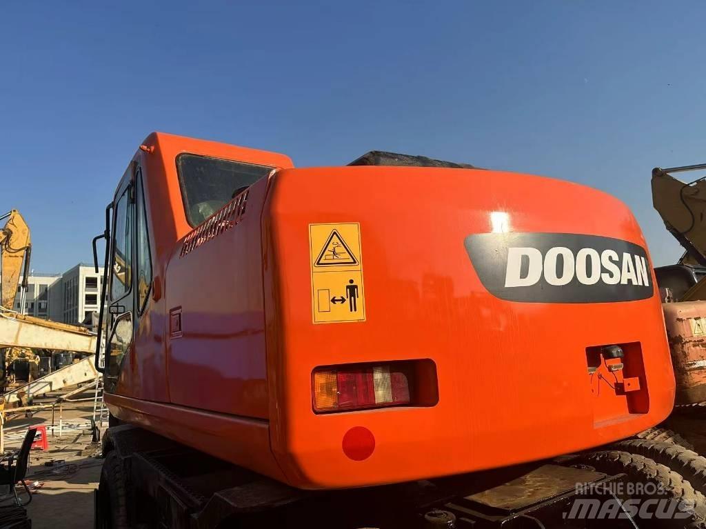 Doosan 150 W-7 Pyöräkaivukoneet