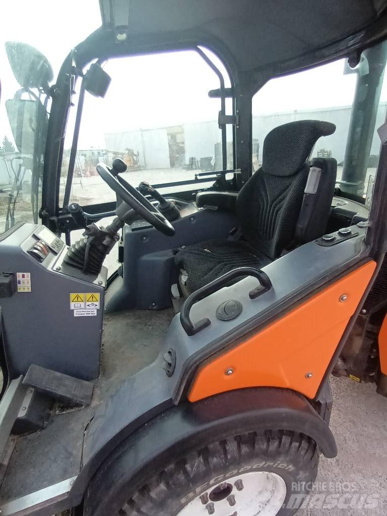 Multihog CX75 Traktorit