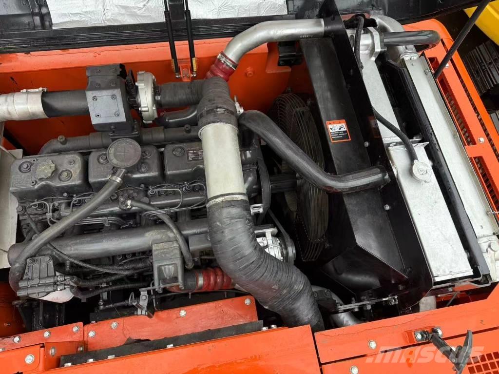 Doosan DX 225 Telakaivukoneet