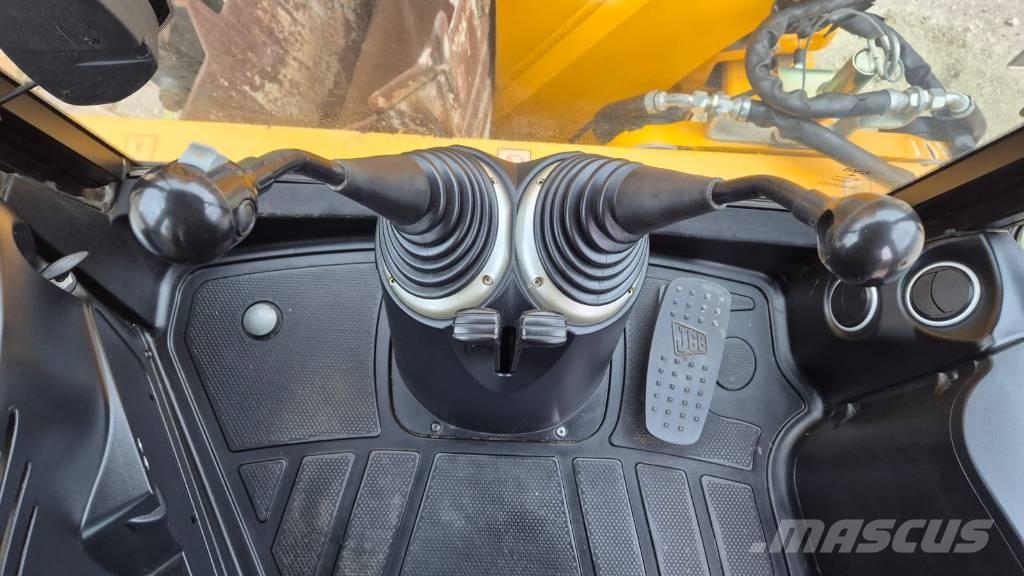 JCB 4 CX Kaivurikuormaajat
