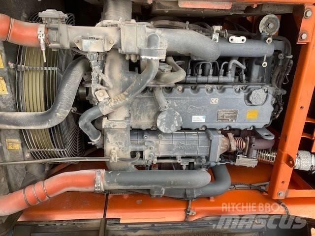 Doosan DX 225 LC-3 Telakaivukoneet