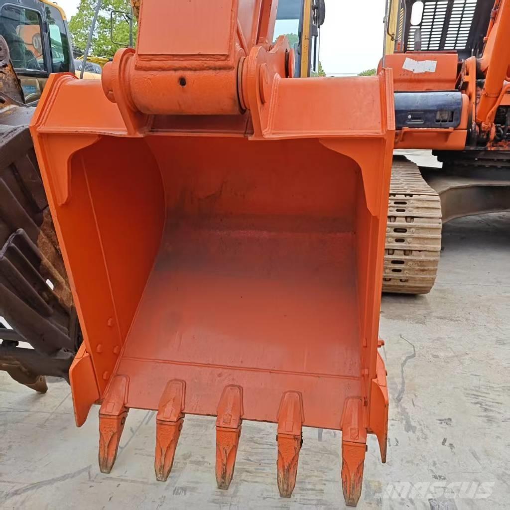 Hitachi ZX 210 Telakaivukoneet