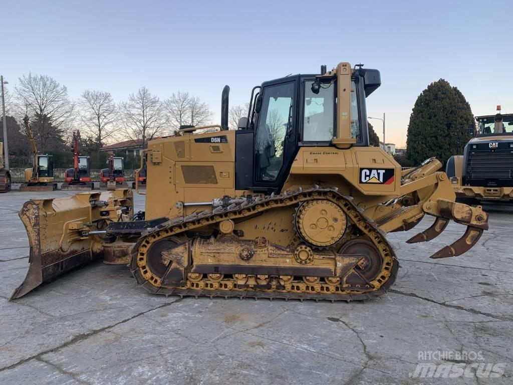 CAT D 6 N XL Telaketjupuskutraktorit