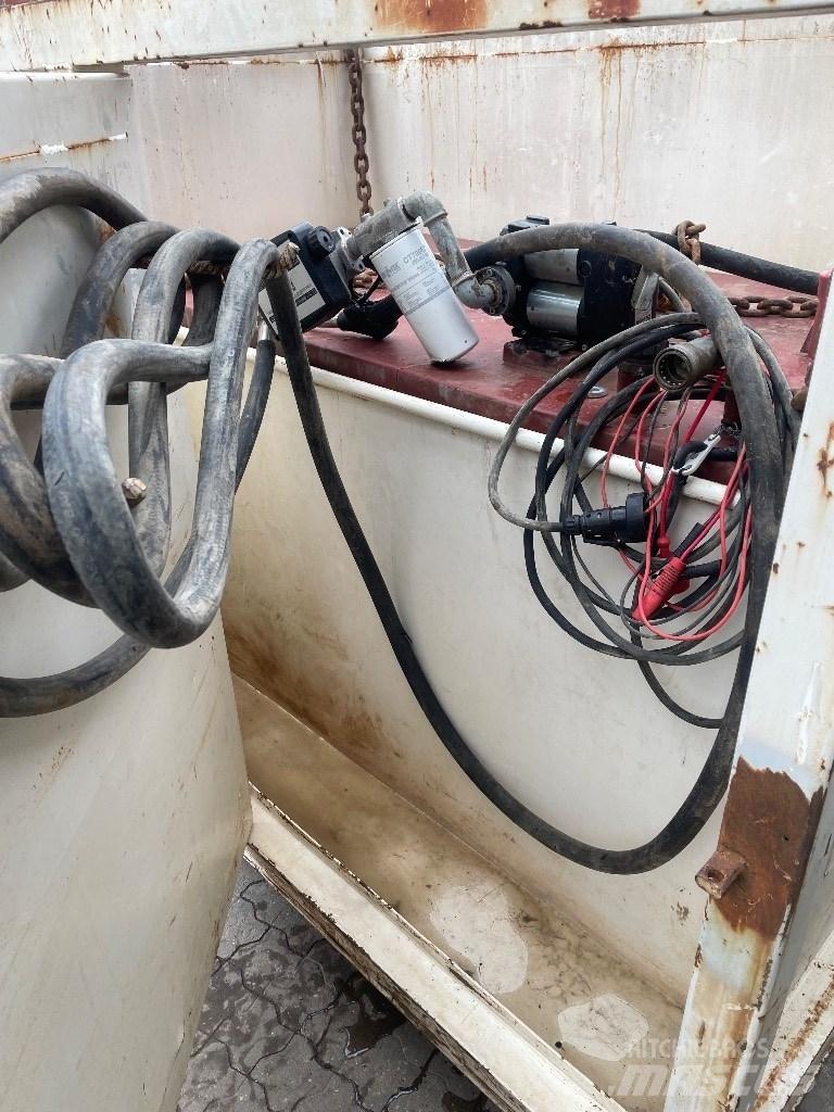  Roug 2000 L Tank Muut koneet