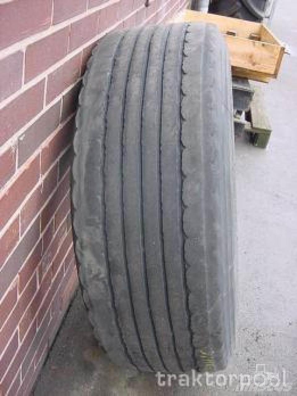  385/65 R 22,5 Renkaat ja vanteet