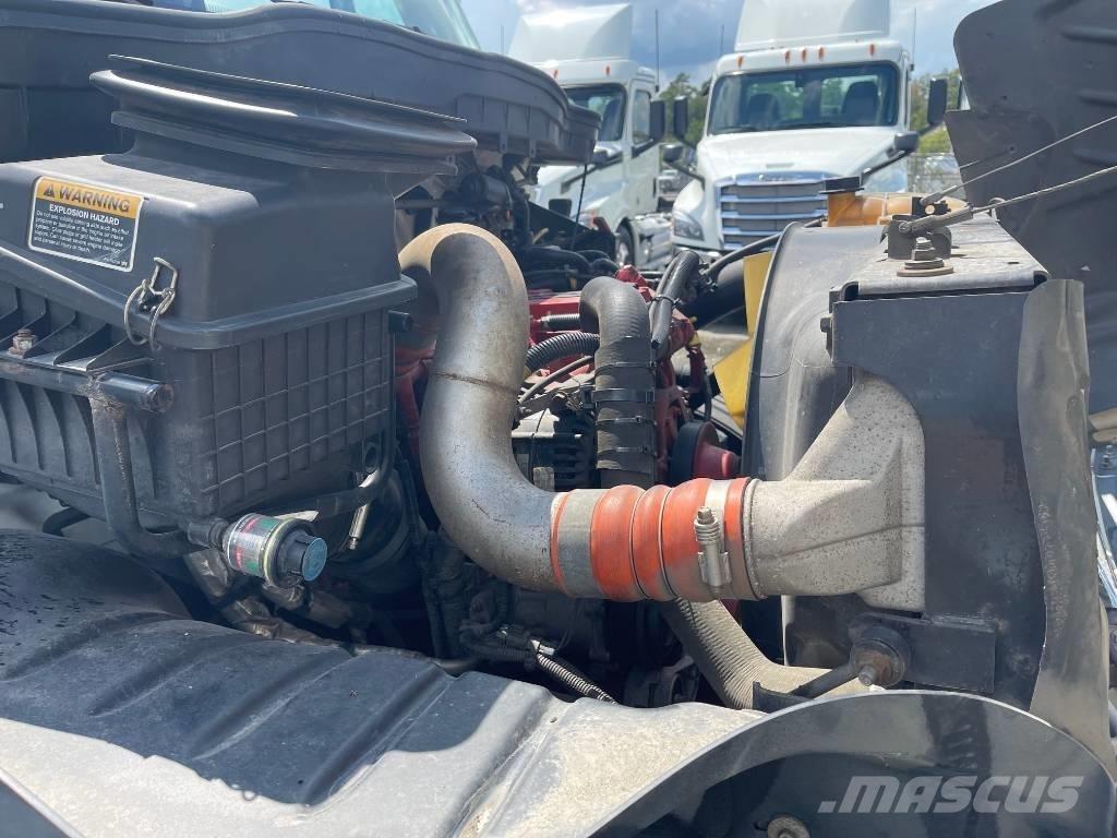 International 4300 Umpikorikuorma-autot
