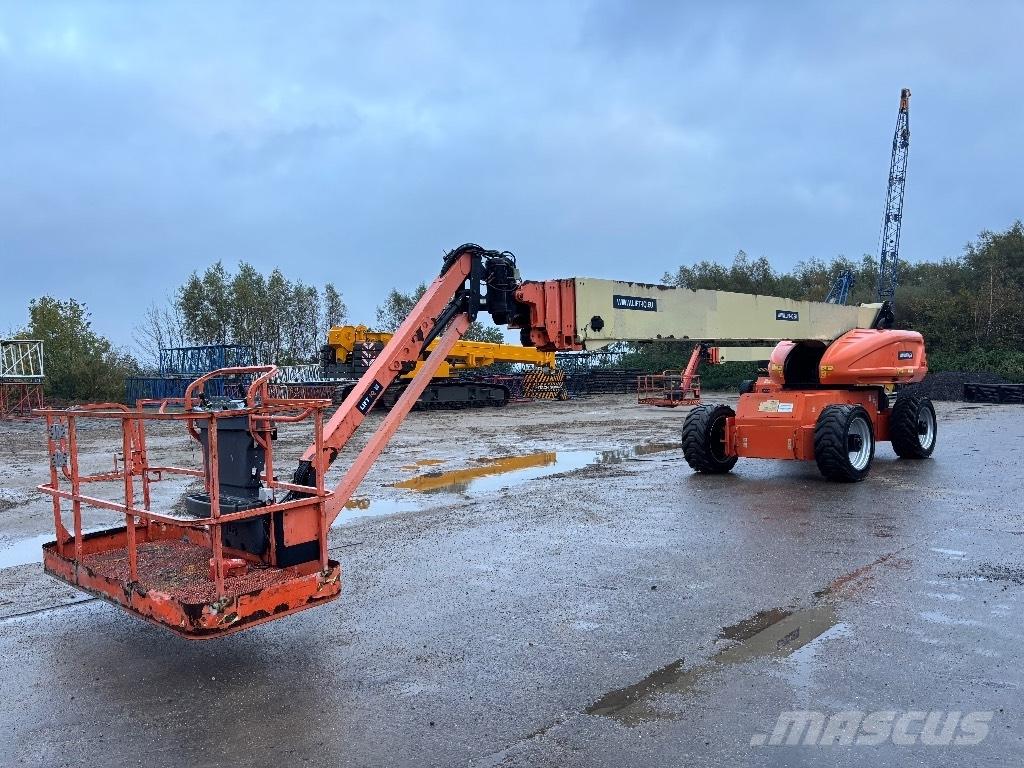 JLG 1350 SJP Teleskooppipuominostimet