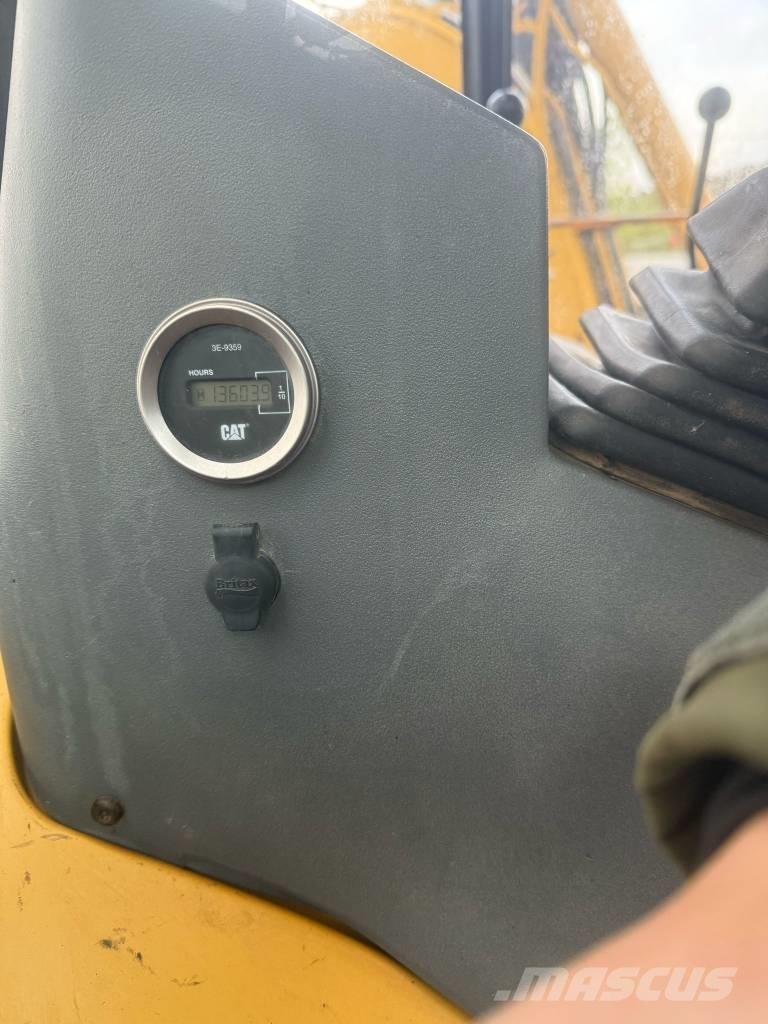 CAT 428 C Kaivurikuormaajat