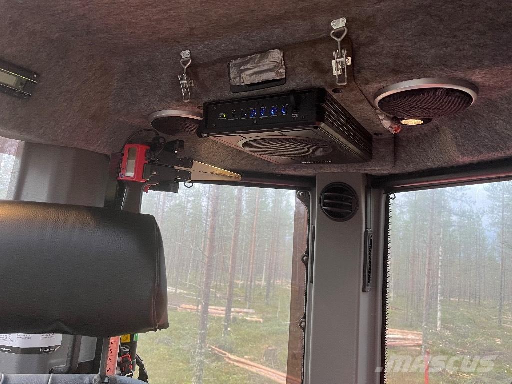 Komatsu 931 Harvesterit