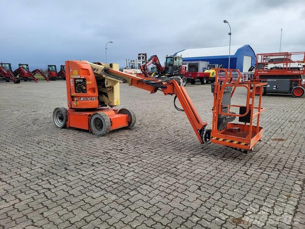 JLG E 300 AJP Kuukulkijat