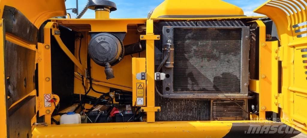 JCB JS 220 LC Telakaivukoneet