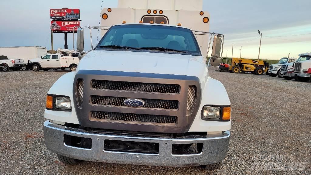 Ford F 650 SD Hakekuorma-autot